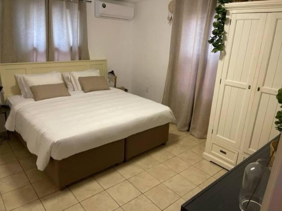 Villa Susanna 3 Bedroom 2 Bathroom House Sleeps 6Plus Willemstad Eksteriør billede