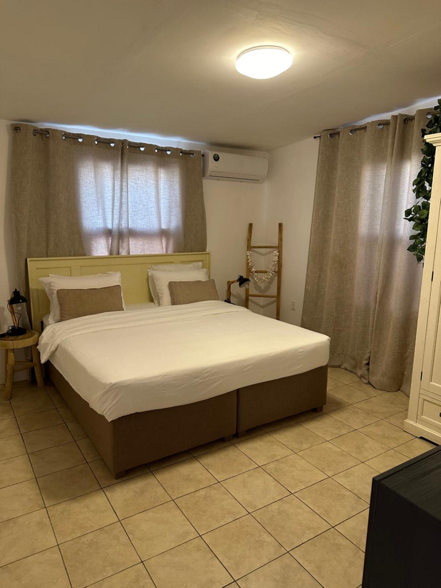 Villa Susanna 3 Bedroom 2 Bathroom House Sleeps 6Plus Willemstad Eksteriør billede